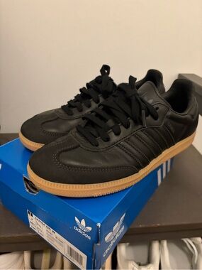 Adidas black sambas